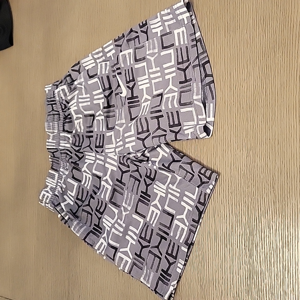 Boy's Nike Athletic Shorts size M